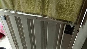 me follo a mi hermanastra virgen por su coño hasta correrme en su cara