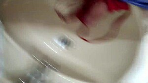 Meu marido brincando com minhas calcinhas e batendo punheta pra mim na hora que sair pra fazer um job com seguidor