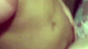 Sexo com trans enquanto cara geme!