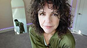 Using a pussy pump to swell the pussy