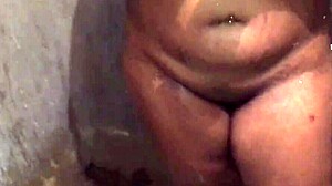 Christmas Gift: Sex in Shower with Cum Inside?