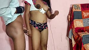 देसी चब्बी भाभी नया वीडियो होटल रूम में बॉस के साथ