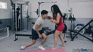 Victoria Voxxx Shakes Big Ass Before Deep Fuck