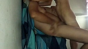 la puta de mi hermanastra rompe pantie y monta mi polla sin condon