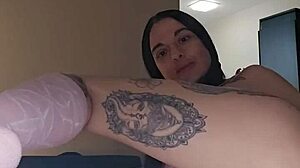 My petite 18+ pussy emyangel in web chat detailed description with specific actions