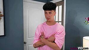 Xxlayna Marie gets a surprising creampie during her stepfamily vacation in this xxl reality scene