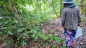 i'm walkin in the forest with thai girl, we stop for rough doggystyle sex before pickin mushrooms... oh man, 4k sound so good!!