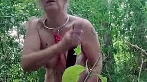 Esclave f turns into a naughty 18+ little bitch in bondage play outdoors 😈🔗