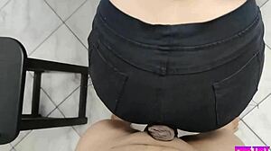 mi cuñada caliente esta ansiosa por una polla grande le provoco la zanahoria en el culo