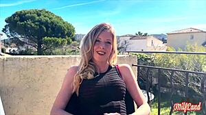 Aurbeauréal Blonde Joviale Sucks Queues Eagerly