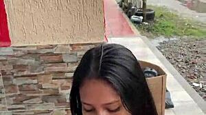 puta colombiana chupa una polla en la calle y es pillada por su vecina, quieres unirte al facial?