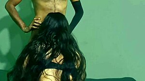 अपने पड़ोसी की पत्नी के साथ वैलेंटाइन डे पर घर में सेक्स किया, मैंने उसकी टाइट पुसी को मिशनरी में चोदा