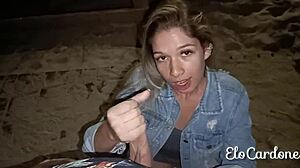 enquanto o corno joga futebol eu fodo na praia com meu comedor 😈🏖️