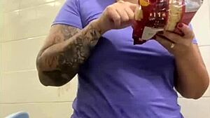 que vontade de dar o cu hoje, exibindo tudo na rua?