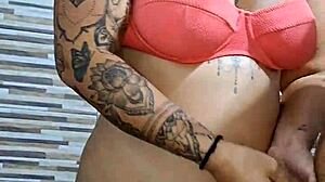 era tanto tesão que o virgem queria socar no pelo e sem tomar banho antes...