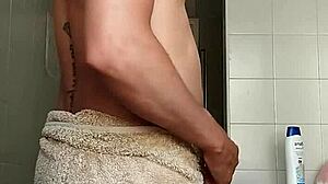 Delicious guy, why drink and shave that big dick so sexy?