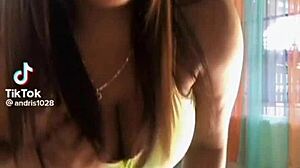 In a QUIET corner, the story unfolds of Bunduda with her CALCINHA MARCANDO in a simple, everyday scene.