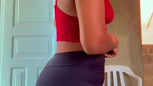 In a QUIET corner, the story unfolds of Bunduda with her CALCINHA MARCANDO in a simple, everyday scene.