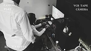 câmera escondida meu chefe fez massagem em mim será que a esposa dele vai descobrir com big cock blowjob