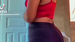 In a QUIET corner, the story unfolds of Bunduda with her CALCINHA MARCANDO in a simple, everyday scene.