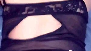 bokep indonesia di ajak mampir kerumah sama tetangga saat suaminya pergi mancing.