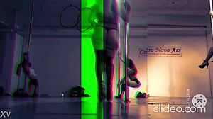 the doctora performed a sexy dance on the pole, showing her culo to the patient in the hospital