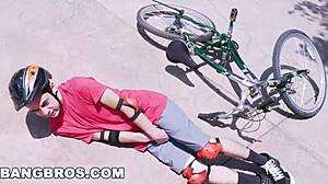 Juan El Caballo Loco Fucking Kira Noir in Group Pussy Dive