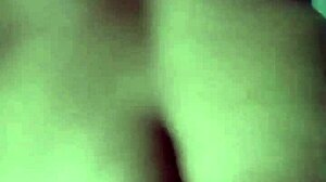 bokep indonesia di ajak mampir kerumah sama tetangga saat suaminya pergi mancing.