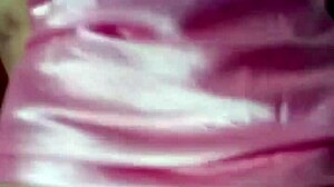 bokep indonesia di ajak mampir kerumah sama tetangga saat suaminya pergi mancing.