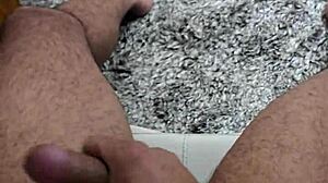 Punheta with monster big cock!