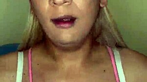 me maquillo hermosa para mis espectadores en un momento divertido