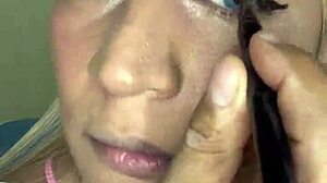 me maquillo hermosa para mis espectadores en un momento divertido