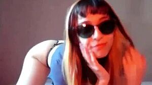 Bonneyuwu inserts canicas into preservativo in homemade blonde teen session