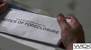 Bonneyuwu stuffs canicas into tight wet pussy on bed as cute blonde teen in homemade video