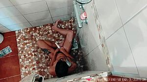 Vends-Ta-Culotte Voyeur Of Brunette French Amateur Taking Shower