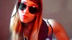 Bonneyuwu inserts canicas into preservativo in homemade blonde teen session