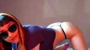 Bonneyuwu inserts canicas into preservativo in homemade blonde teen session