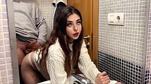 Sexo Duro Con Mi Jefe En El Baño Queda Todo Grabado Con Petite Teen Cumshot