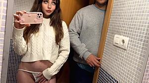 Sexo Duro Con Mi Jefe En El Baño Queda Todo Grabado Con Petite Teen Cumshot