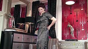 Oh my, elegant fiona poses classily in pantyhose and stockings with mature nylon flair!