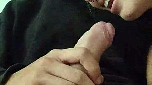 Masturbação Oral E Carinho Nas Bolas Do Wellington Prado Usando Mascara De Halloween