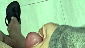 meu mini pau is heating up and cumming now