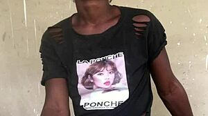 Crazybitch enjoying her privacy while visiting my family over the weekend... 😜🏠