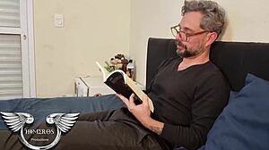 E-Girl Amiga da Minha Filha Foi Jogar em Casa Perdeu e Pra Consolar Eu Enfiei Meu Pau na Sua Bucetinha Completo no Sheer Red!