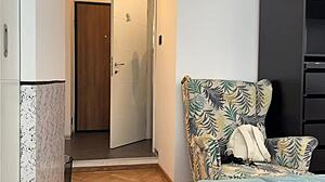 Delivery man sees me drop towel for real nude flash