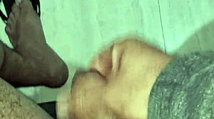 meu mini pau is heating up and cumming now