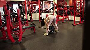 Gym Pick Up Queen Of Ass Workout Told Photographer Hot Sex With Great End In Leggings