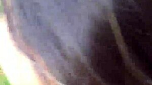 Oh yeah! Horny novinha agrees to fuck in the mato terrain!