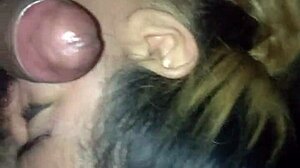 Le Encanta Jugar Con La Boca En Tetas