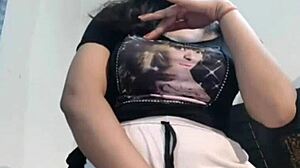 I see indian girl in live video session